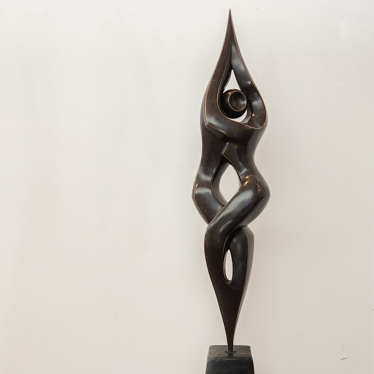 Bronze floor sculpture, freestanding, figurative-michael-vaynman-sculpture-australian-female-figure-bronze-art