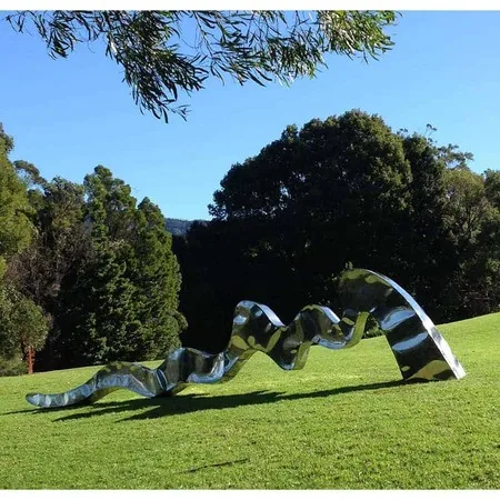 FLOW-Large-800cm-POLISHED-STAINLESS STEEL-[stainless-steel,landmark]-stephen Coburn-australian-large garden-sculpture