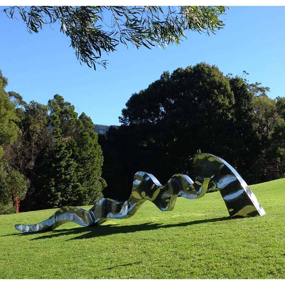 FLOW-Large-800cm-POLISHED-STAINLESS STEEL-[stainless-steel,landmark]-stephen Coburn-australian-large garden-sculpture