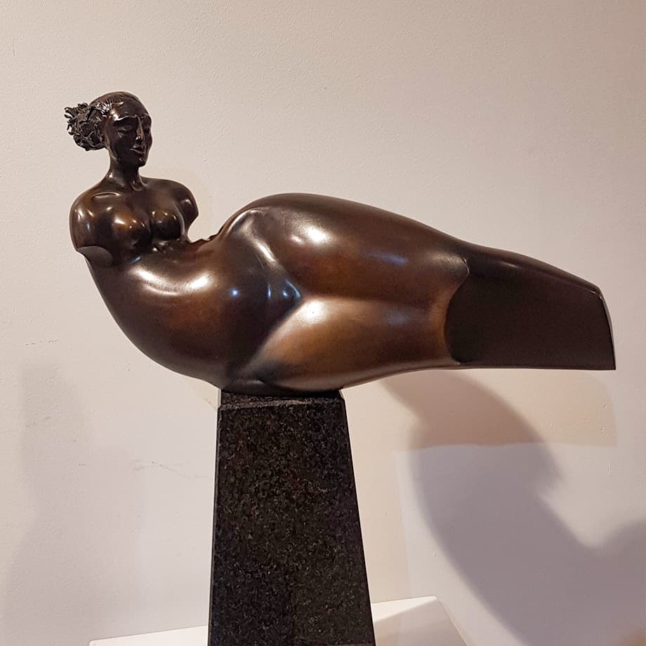 Gone-with-the-Wind-49x40cm-BRONZE-MARBLE-BASE-[Bronze,Table-top,Figurative]-Libucha-Zygmunt-australian-sculpture-female-form-indoor