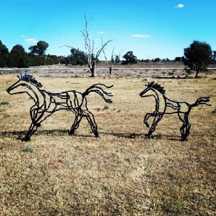 Mare-and-Foal-220cm--FABRICATED--MILD-STEEL-OILED-outdoor,landmark-Tobias Benent,-australian-horse-sculpture-large-oversize