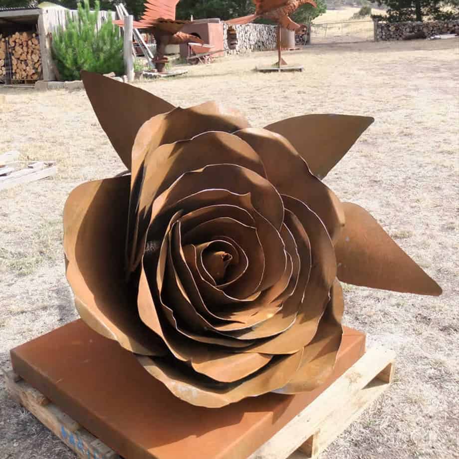 Roses-150cm-Fabricated-Steel-[Outdoor,Corten]Kooper-Folko-australian-flower--sculpture-outdoor-garden-art-leaves-nature