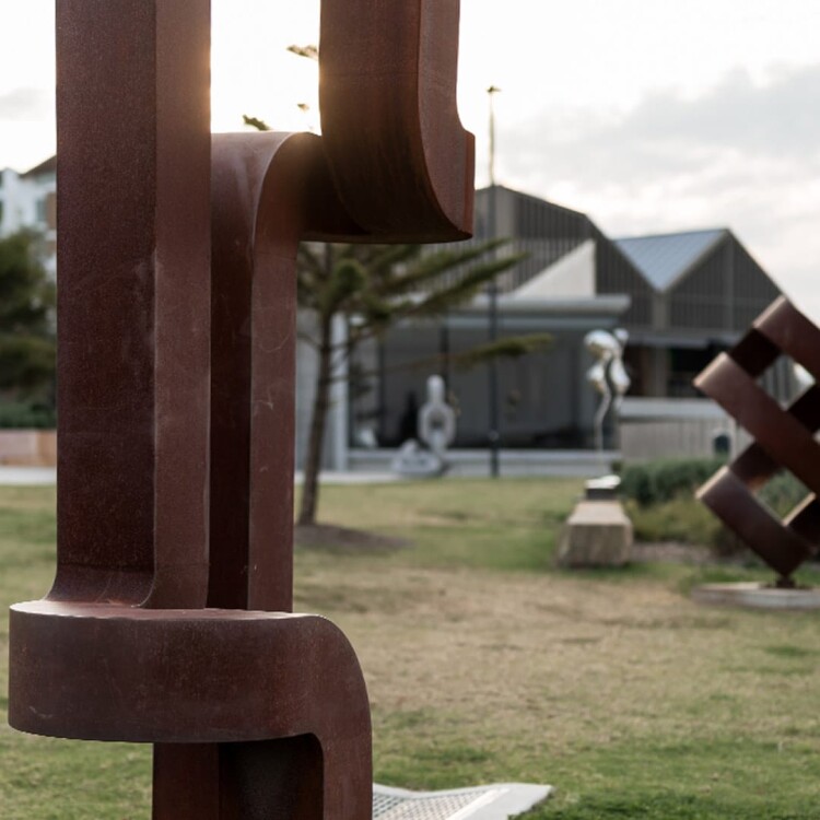 outdoor metal garden sculpture large