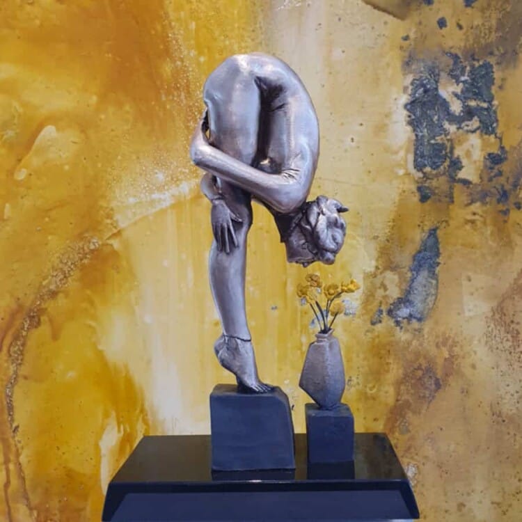 The-Florist-50x26x16cm-glassborrow-bronze-figurative-female-sculpture