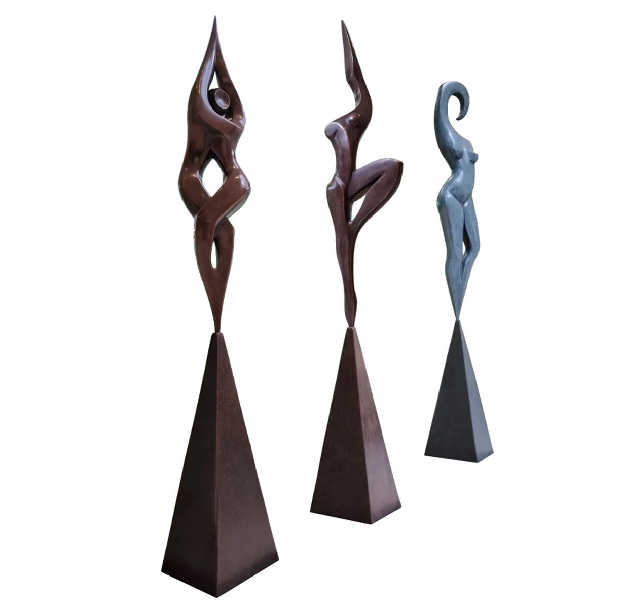 Victory by Michael Vaynman – bronze sculpture, limited edition of 15, 183cm (view 10) – SOHO Galleries Sydney