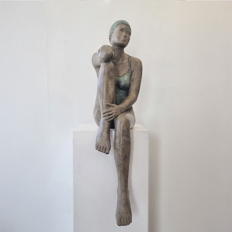 mela cooke sculpture - just paused