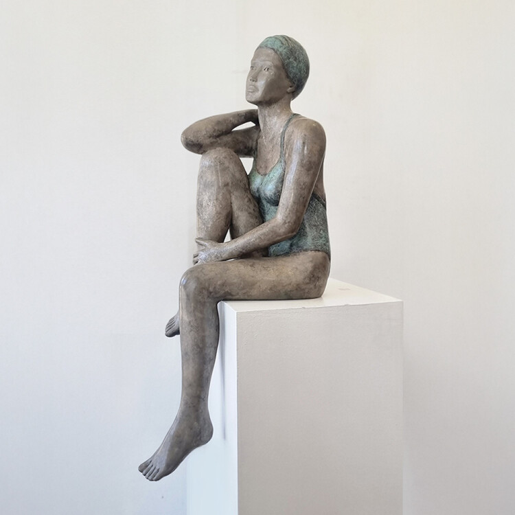 mela cooke sculpture - just paused