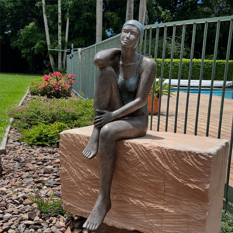 mela cooke sculpture - just paused