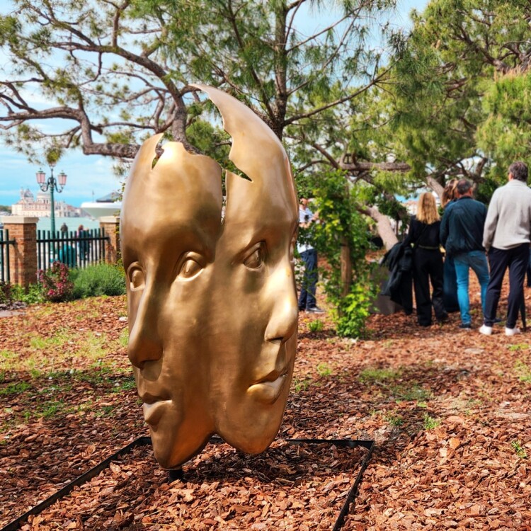 sonia payes sculpture