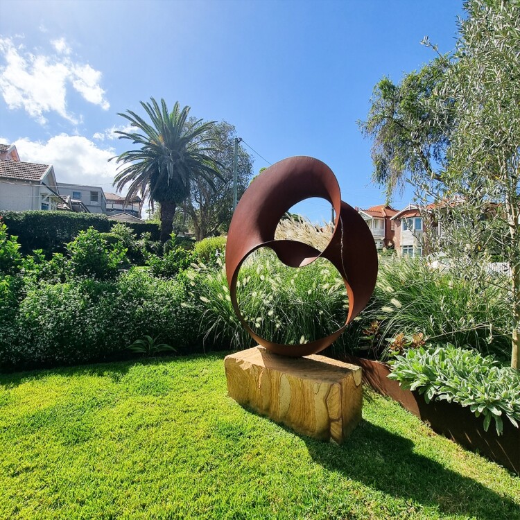 round garden Sculpture in steel