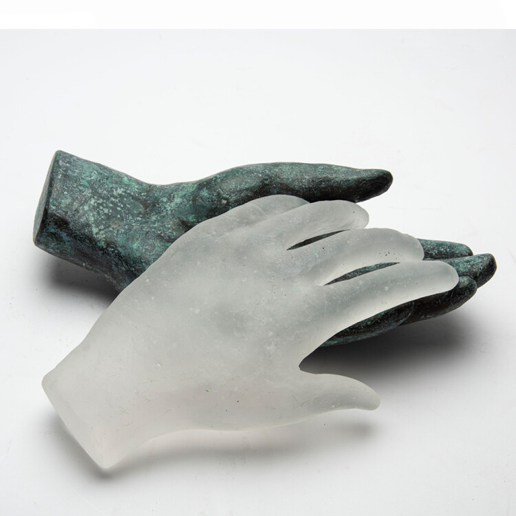 sally portnoy glass sculpture