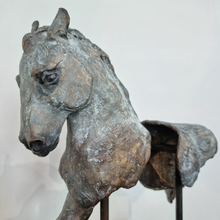 bronze horse culpture