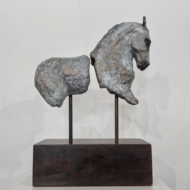bronze horse culpture