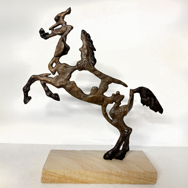 bronze horse culpture