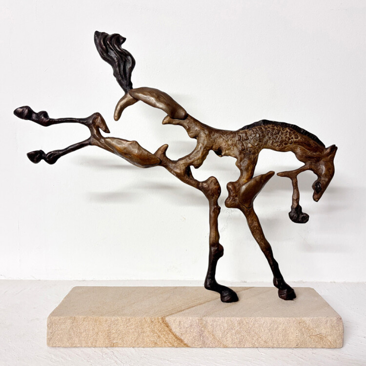 bronze horse culpture