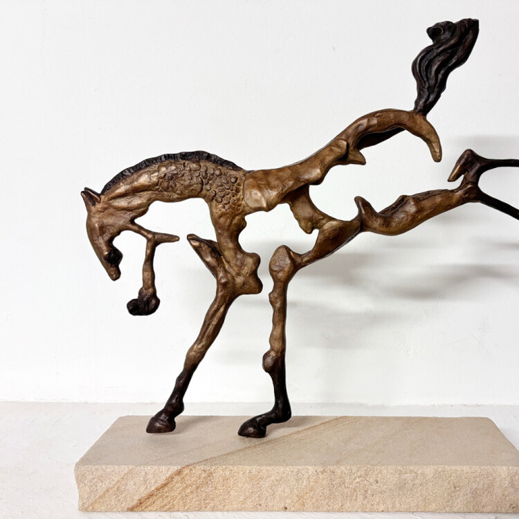 bronze horse culpture