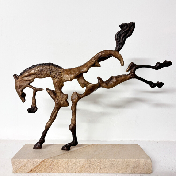 bronze horse culpture