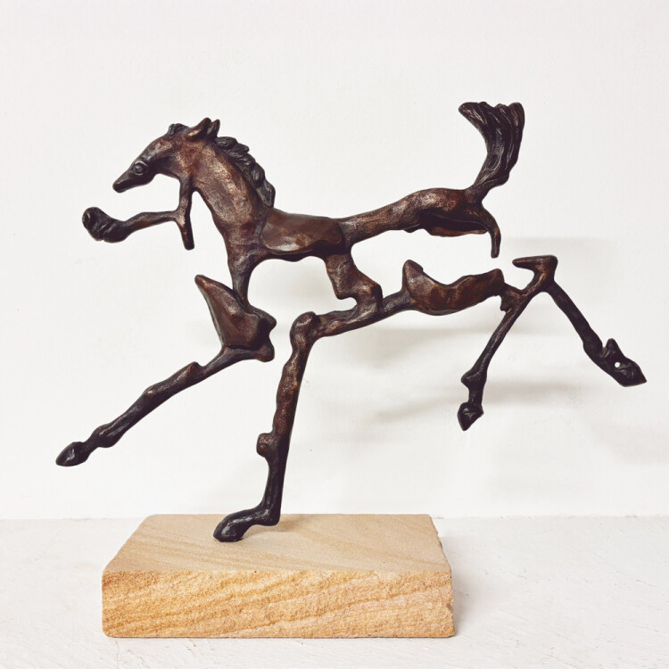 bronze horse culpture