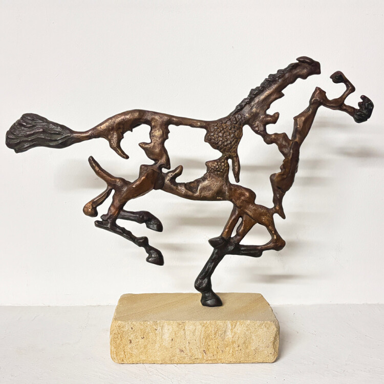 bronze horse culpture