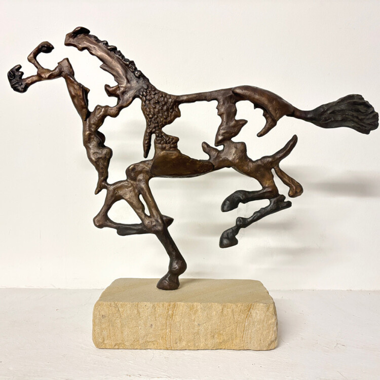 bronze horse culpture
