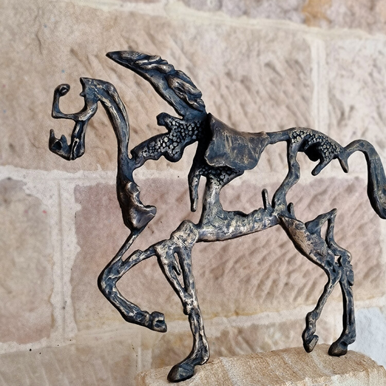 bronze horse culpture