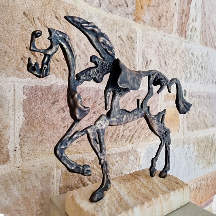 bronze horse culpture