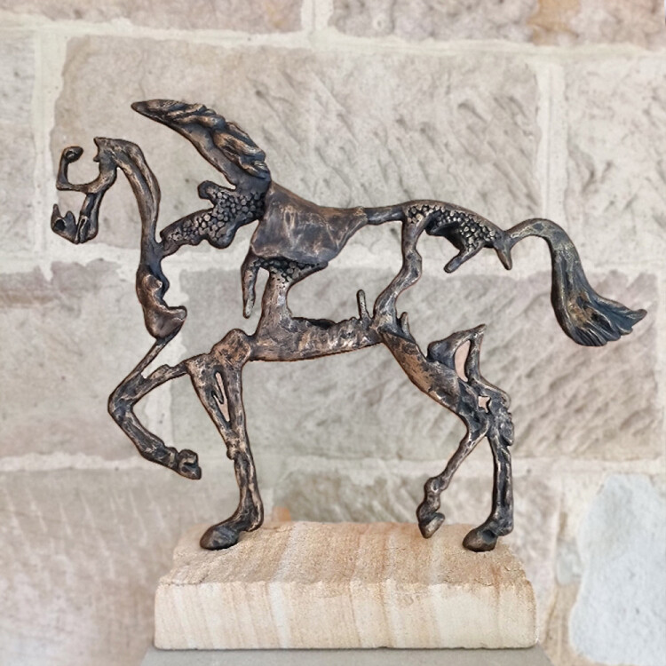 bronze horse culpture