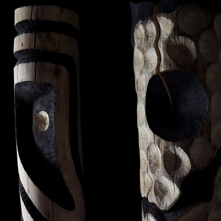 Timber Sculpture - totem poles sculpture