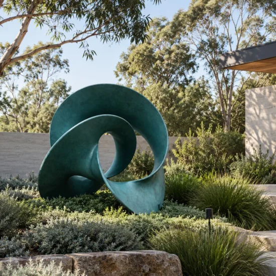 Ben Storch in motion sculpture, SOHO Galleries Sydney