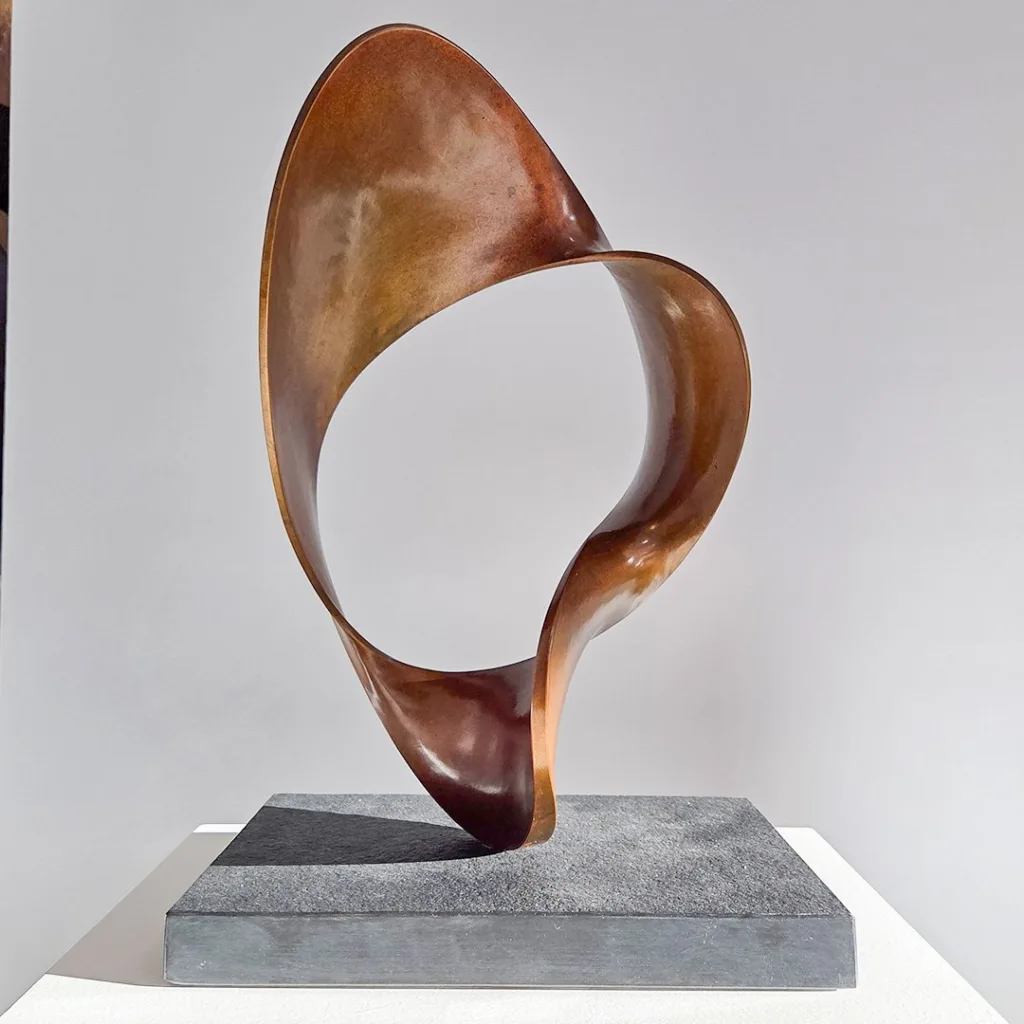 Ben Storch standing wave sine sculpture, SOHO Galleries Sydney